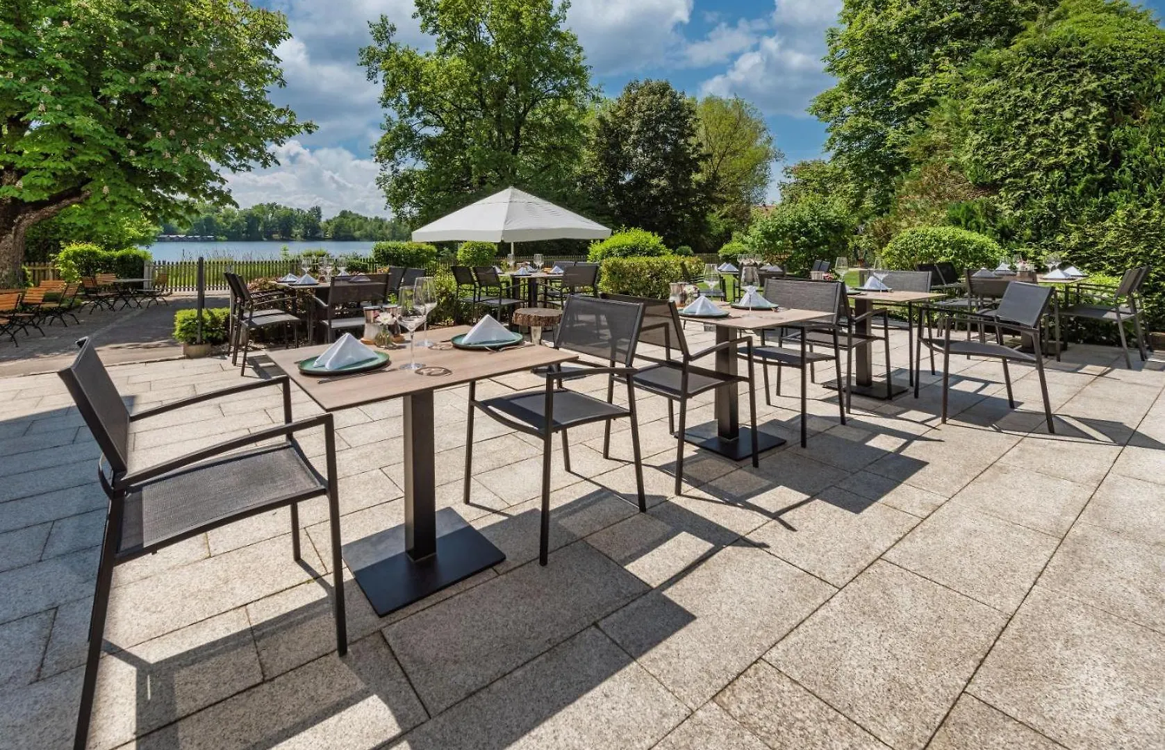 Sopherl Am See - Fruehstueck Auf Der Seeterrasse, Sehr Ruhig Und Wunderschoen Am See, 3 Minuten Nach Oberpfaffenhofen, Viele Radtouren, Restaurants & Cafes In Der Umgebung Wessling