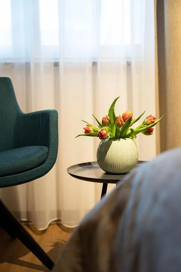 Hotel Sopherl Am See - Fruehstueck Auf Der Seeterrasse, Sehr Ruhig Und Wunderschoen Am See, 3 Minuten Nach Oberpfaffenhofen, Viele Radtouren, Restaurants & Cafes In Der Umgebung Wessling
