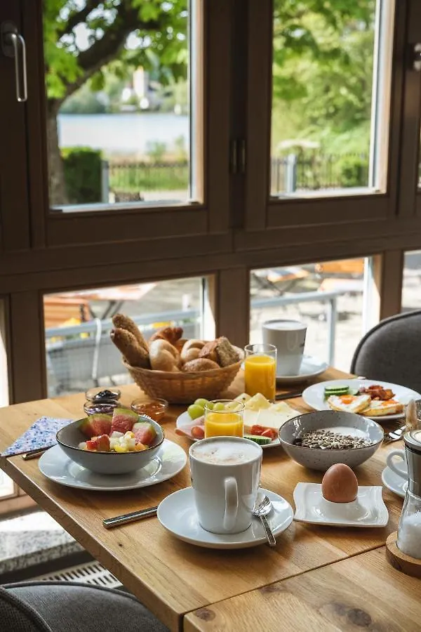 Sopherl Am See - Fruehstueck Auf Der Seeterrasse, Sehr Ruhig Und Wunderschoen Am See, 3 Minuten Nach Oberpfaffenhofen, Viele Radtouren, Restaurants & Cafes In Der Umgebung Wessling Germany