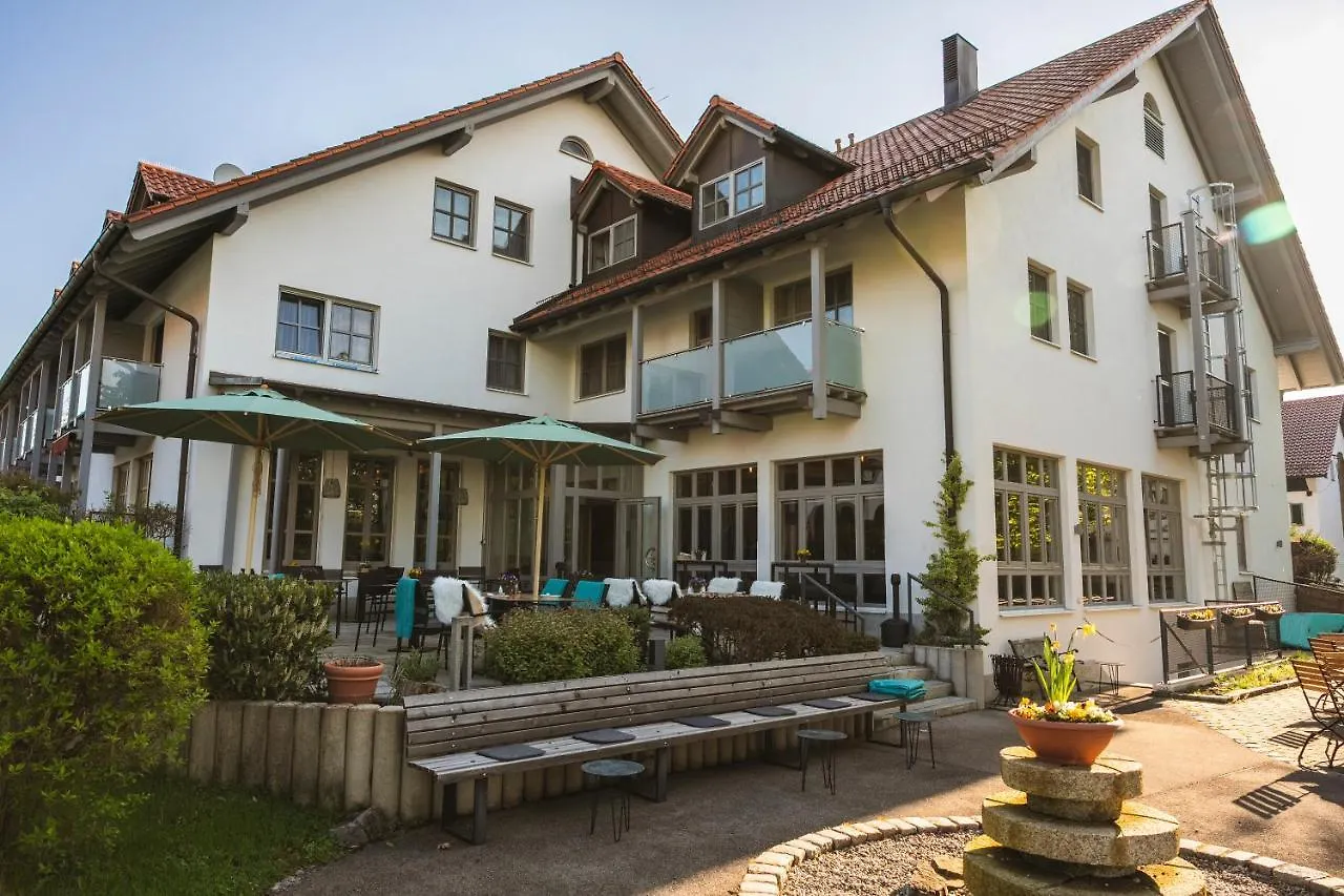 Hotel Sopherl Am See - Fruehstueck Auf Der Seeterrasse, Sehr Ruhig Und Wunderschoen Am See, 3 Minuten Nach Oberpfaffenhofen, Viele Radtouren, Restaurants & Cafes In Der Umgebung Wessling