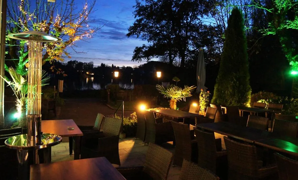 Sopherl Am See - Fruehstueck Auf Der Seeterrasse, Sehr Ruhig Und Wunderschoen Am See, 3 Minuten Nach Oberpfaffenhofen, Viele Radtouren, Restaurants & Cafes In Der Umgebung Wessling 3*,  Germany