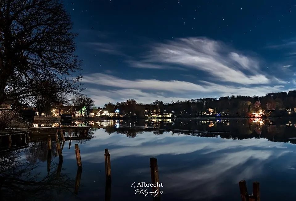 *** Hotel Sopherl Am See - Fruehstueck Auf Der Seeterrasse, Sehr Ruhig Und Wunderschoen Am See, 3 Minuten Nach Oberpfaffenhofen, Viele Radtouren, Restaurants & Cafes In Der Umgebung Wessling Germany
