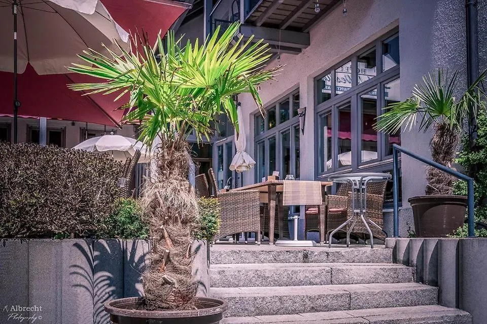Sopherl Am See - Fruehstueck Auf Der Seeterrasse, Sehr Ruhig Und Wunderschoen Am See, 3 Minuten Nach Oberpfaffenhofen, Viele Radtouren, Restaurants & Cafes In Der Umgebung Wessling